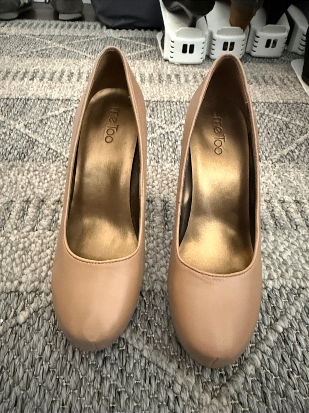 me too Blush Beige Round-Toe Platform Pumps